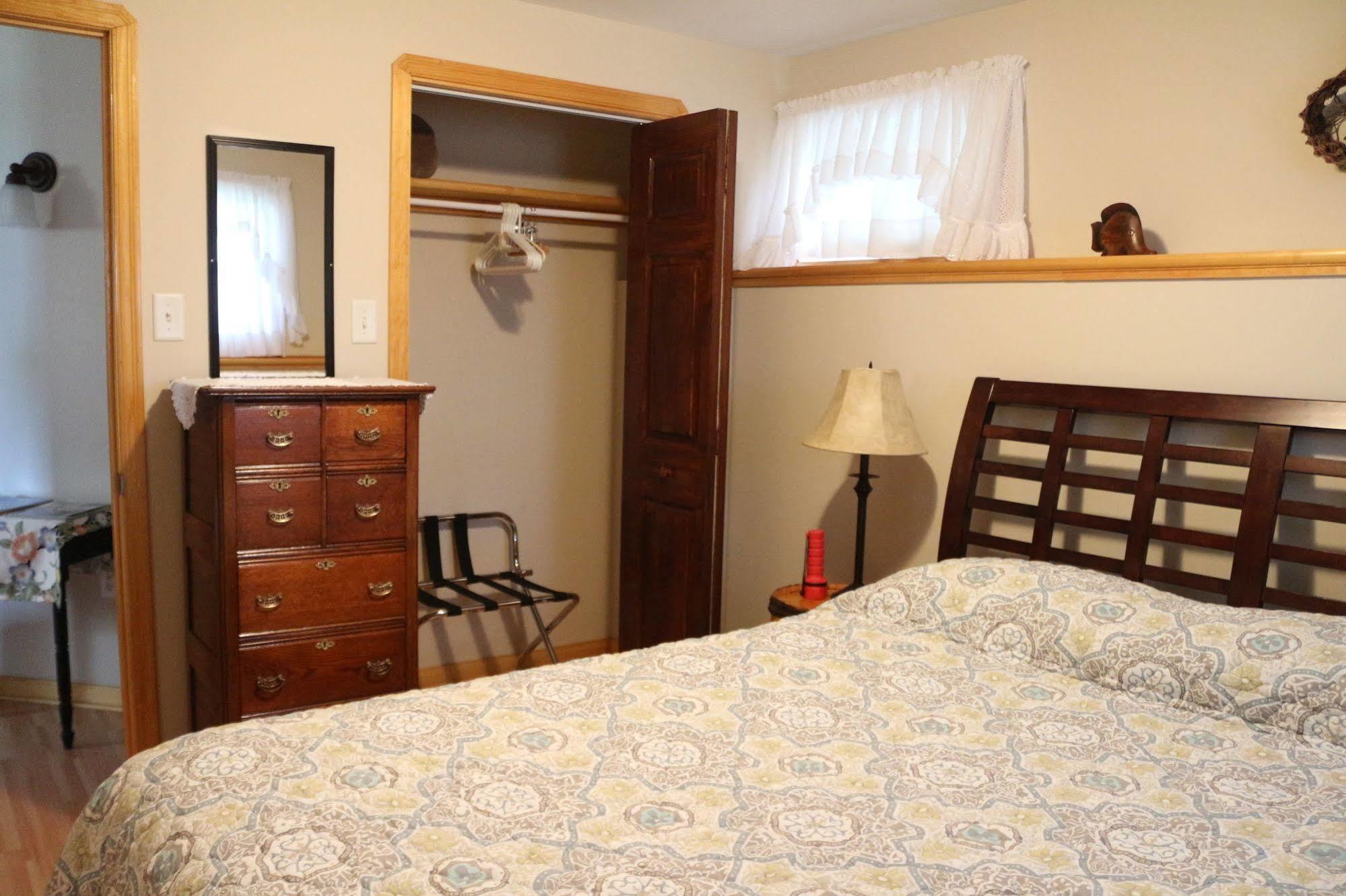 Sal'S Bed And Breakfast By The Sea Herring Cove Exterior photo